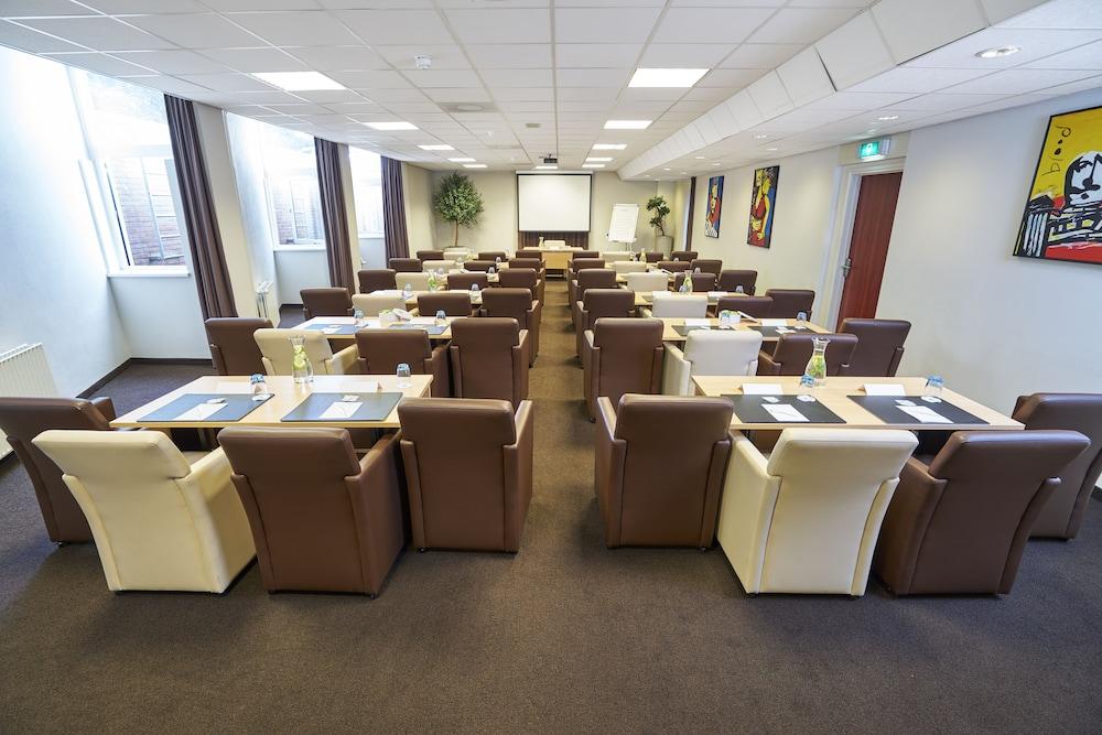 Amrath Hotel Media Park Hilversum Bagian luar foto